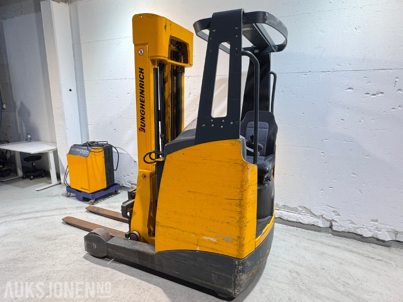 2007 Jungheinrich ETV 214 Elektrisk Skyvemasttruck - Material handling equipment: picture 3 2007 Jungheinrich ETV 214 Elektrisk Skyvemasttruck - Material handling equipment: picture 3