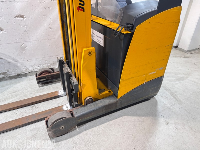 2007 Jungheinrich ETV 214 Elektrisk Skyvemasttruck - Material handling equipment: picture 4 2007 Jungheinrich ETV 214 Elektrisk Skyvemasttruck - Material handling equipment: picture 4