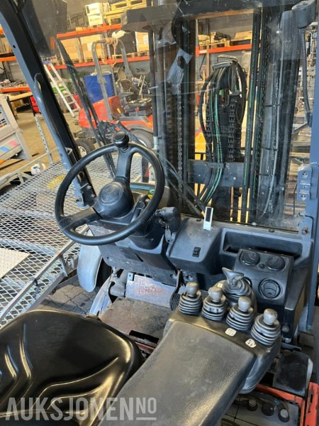 2007 Toyota 7FBMF35 3.5 tonn 5.5 meter løftehøyde Reparasjonsobjekt - Material handling equipment: picture 3 2007 Toyota 7FBMF35 3.5 tonn 5.5 meter løftehøyde Reparasjonsobjekt - Material handling equipment: picture 3