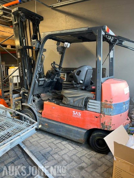 2007 Toyota 7FBMF35 3.5 tonn 5.5 meter løftehøyde Reparasjonsobjekt - Material handling equipment: picture 1 2007 Toyota 7FBMF35 3.5 tonn 5.5 meter løftehøyde Reparasjonsobjekt - Material handling equipment: picture 1