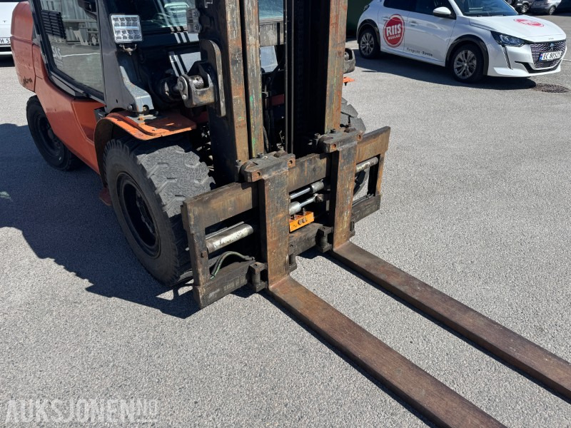 2008 Toyota 02-7FD45 Motvektstruck - Gaffeltruck - Material handling equipment: picture 5 2008 Toyota 02-7FD45 Motvektstruck - Gaffeltruck - Material handling equipment: picture 5