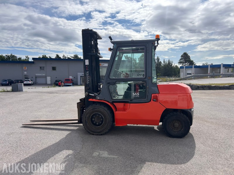 2008 Toyota 02-7FD45 Motvektstruck - Gaffeltruck - Material handling equipment: picture 1 2008 Toyota 02-7FD45 Motvektstruck - Gaffeltruck - Material handling equipment: picture 1