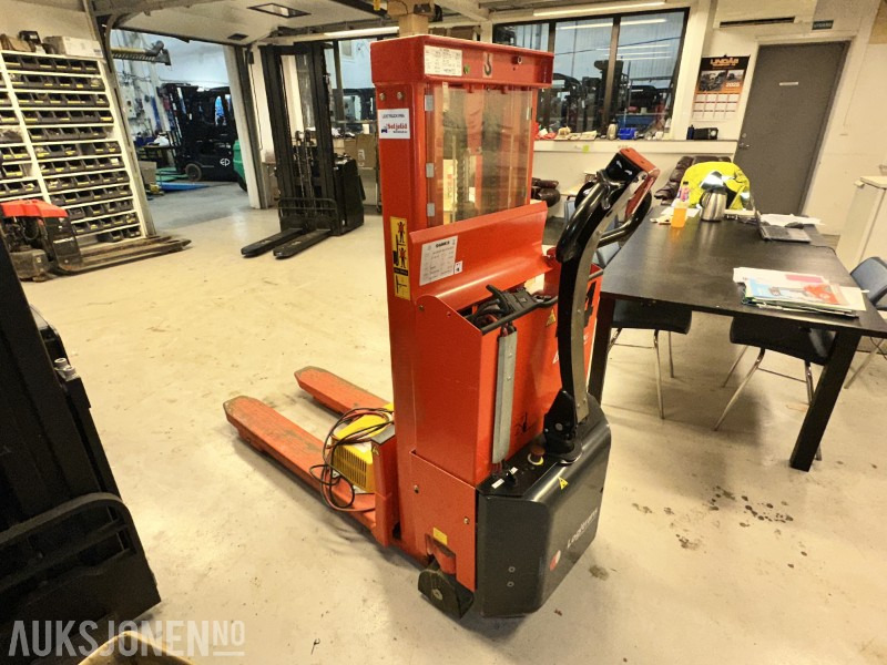 2012 Logitrans Logiflex Maxi elektrisk stabler (SELF 1002/2050) – Sertifisert - trenger nytt batteri - Material handling equipment: picture 3 2012 Logitrans Logiflex Maxi elektrisk stabler (SELF 1002/2050) – Sertifisert - trenger nytt batteri - Material handling equipment: picture 3