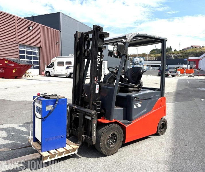2014 Toyota 8FBMKT25 – 2,5T elektrisk gaffeltruck - Material handling equipment: picture 1 2014 Toyota 8FBMKT25 – 2,5T elektrisk gaffeltruck - Material handling equipment: picture 1