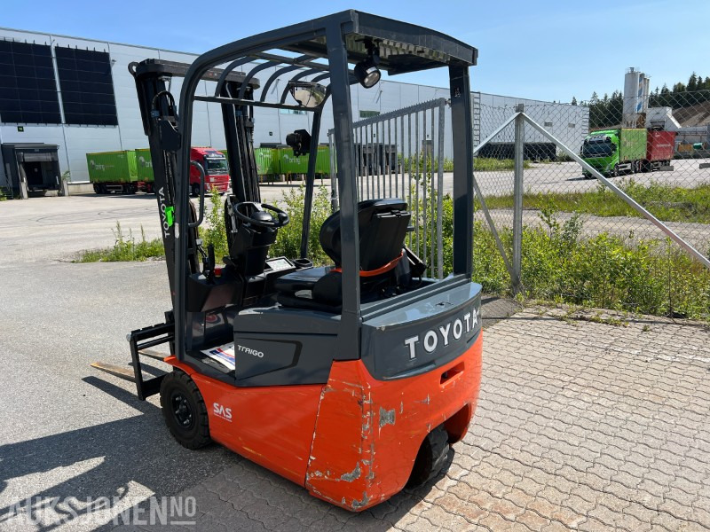 2023 Toyota Toyota 8FBES15T - Material handling equipment: picture 3 2023 Toyota Toyota 8FBES15T - Material handling equipment: picture 3