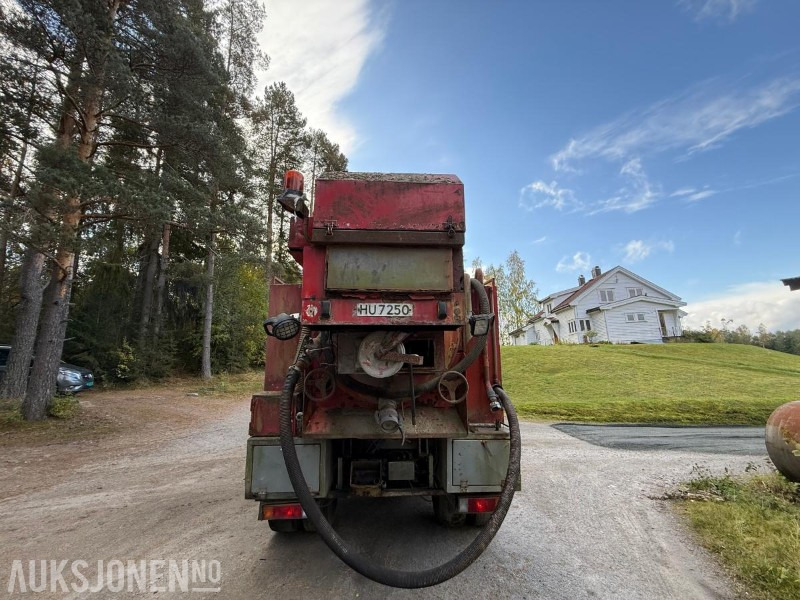 1986 Volvo FL10 Intercooler 6x2 med Müller Umwelttechnik slamsuger/spylepåbygg - Municipal/ Special vehicle: picture 4 1986 Volvo FL10 Intercooler 6x2 med Müller Umwelttechnik slamsuger/spylepåbygg - Municipal/ Special vehicle: picture 4