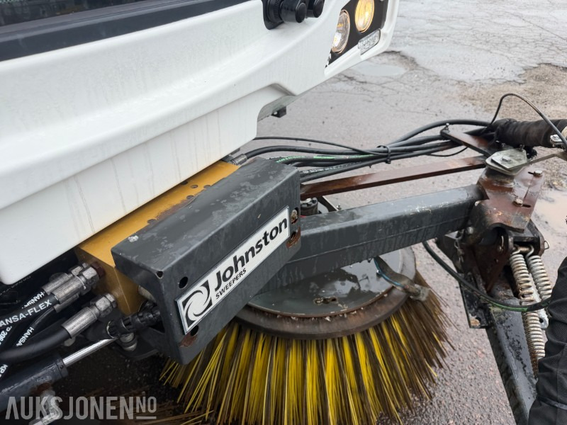 Municipal/ Special vehicle 2017 JOHNSTON C401 Kompaktfeiemaskin 5,6 m3: picture 15