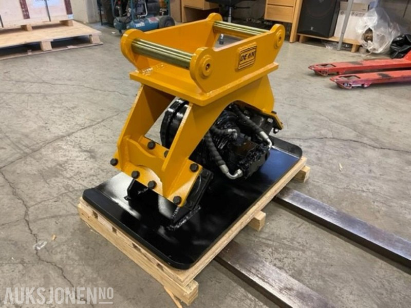 Roller NY HENIMA VIBROPLATE TIL 4-9 TONNS GRAVEMASKIN S50 FESTE M/GARANTI: picture 1