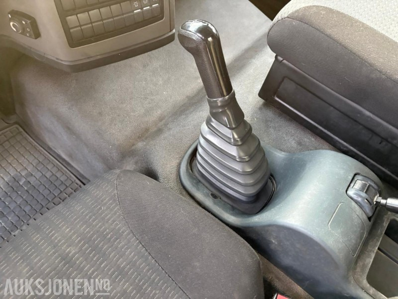 Truck 2013 MAN TGL 3 seter Euro6 4X2 skap m/varme og innredning: picture 17 Truck 2013 MAN TGL 3 seter Euro6 4X2 skap m/varme og innredning: picture 17