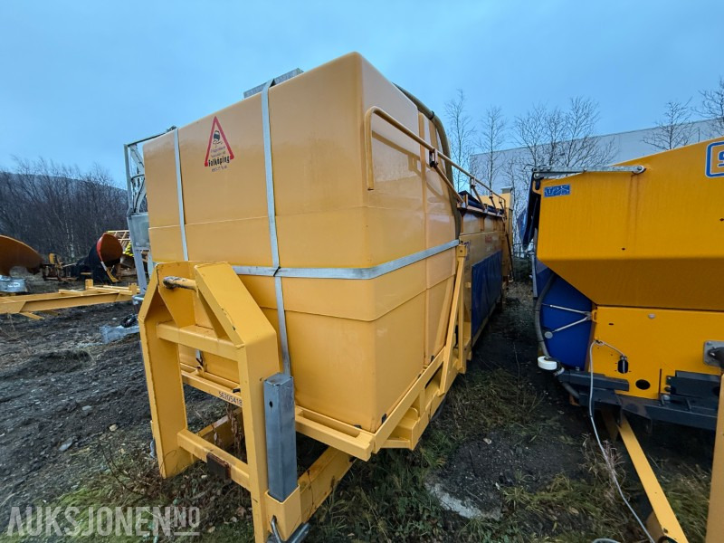 2016 Falköping C7 LTFV2 fastsandspreder - Truck: picture 2 2016 Falköping C7 LTFV2 fastsandspreder - Truck: picture 2