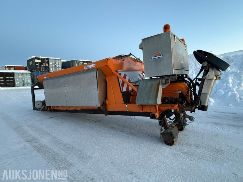Schmidt Stratos fastsandspreder med varme på krokramme - Truck: picture 1 Schmidt Stratos fastsandspreder med varme på krokramme - Truck: picture 1