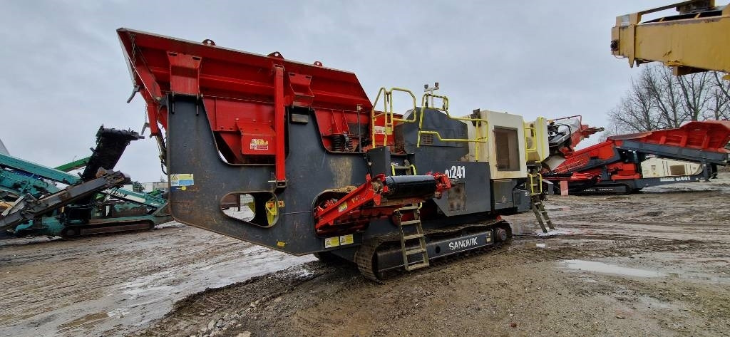 Mobile crusher Sandvik QJ 241: picture 5