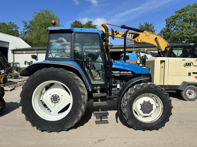 New Holland TS 90 - Farm tractor: picture 5 New Holland TS 90 - Farm tractor: picture 5