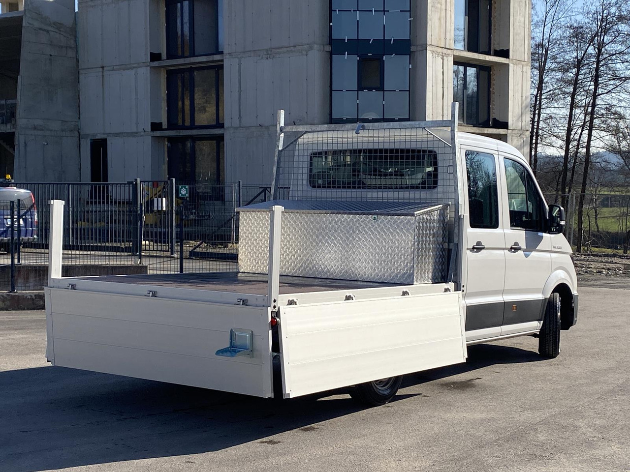 Flatbed van MAN TGE 3.180 DOKA 1+6 3640MM | OFFENE PRITSCHE + ALU KOFFER AUF DER PRITSCHE: picture 15 Flatbed van MAN TGE 3.180 DOKA 1+6 3640MM | OFFENE PRITSCHE + ALU KOFFER AUF DER PRITSCHE: picture 15
