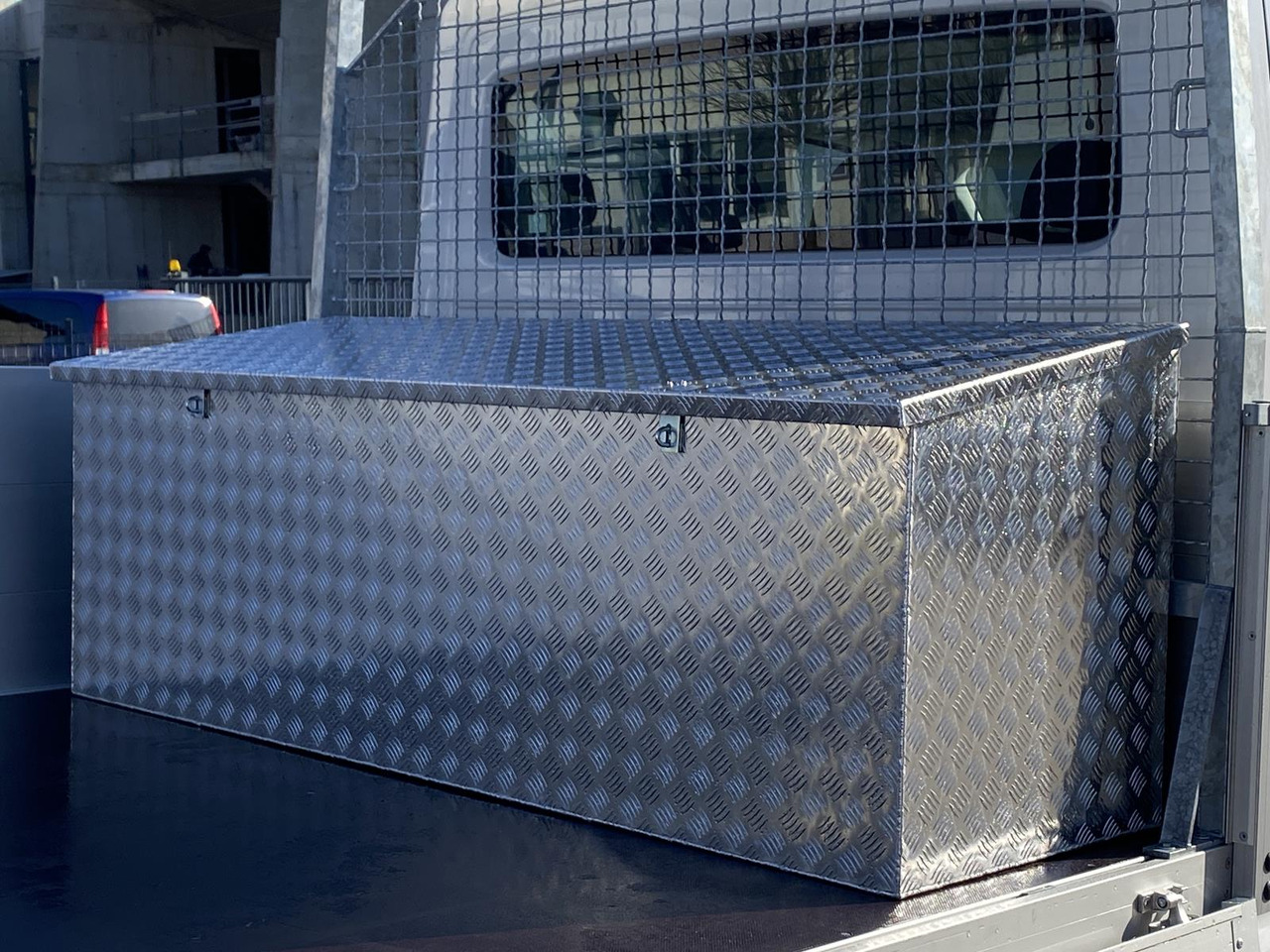 Flatbed van MAN TGE 3.180 DOKA 1+6 3640MM | OFFENE PRITSCHE + ALU KOFFER AUF DER PRITSCHE: picture 19 Flatbed van MAN TGE 3.180 DOKA 1+6 3640MM | OFFENE PRITSCHE + ALU KOFFER AUF DER PRITSCHE: picture 19