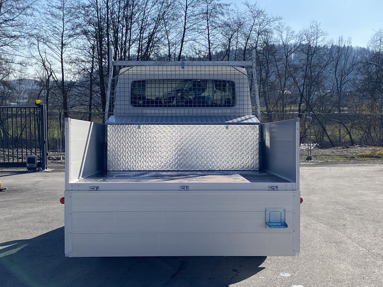 Flatbed van MAN TGE 3.180 DOKA 1+6 3640MM | OFFENE PRITSCHE + ALU KOFFER AUF DER PRITSCHE: picture 22 Flatbed van MAN TGE 3.180 DOKA 1+6 3640MM | OFFENE PRITSCHE + ALU KOFFER AUF DER PRITSCHE: picture 22