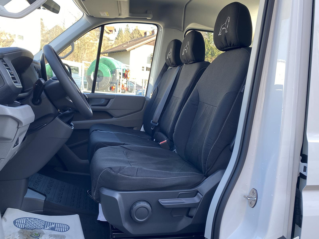 Flatbed van MAN TGE 3.180 DOKA 1+6 3640MM | OFFENE PRITSCHE + ALU KOFFER AUF DER PRITSCHE: picture 6 Flatbed van MAN TGE 3.180 DOKA 1+6 3640MM | OFFENE PRITSCHE + ALU KOFFER AUF DER PRITSCHE: picture 6