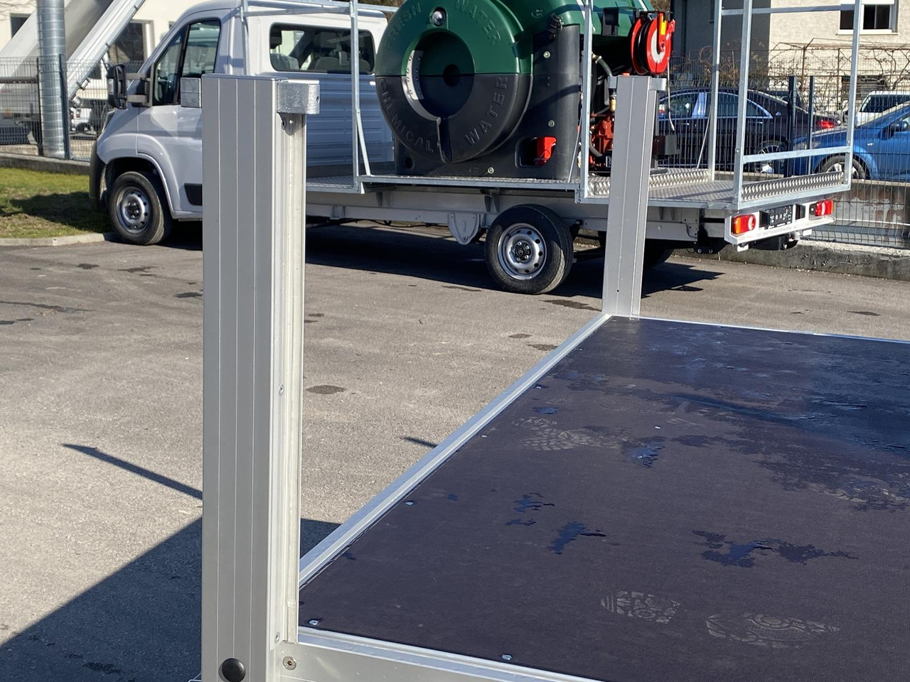 Flatbed van MAN TGE 3.180 DOKA 1+6 3640MM | OFFENE PRITSCHE + ALU KOFFER AUF DER PRITSCHE: picture 9 Flatbed van MAN TGE 3.180 DOKA 1+6 3640MM | OFFENE PRITSCHE + ALU KOFFER AUF DER PRITSCHE: picture 9