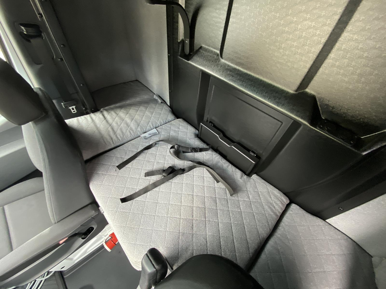 New Refrigerated van MERCEDES BENZ SPRINTER  317 CDI | DOPPELREGIME TIEFKÜHLKOFFER + BACKSLEEPER: picture 8