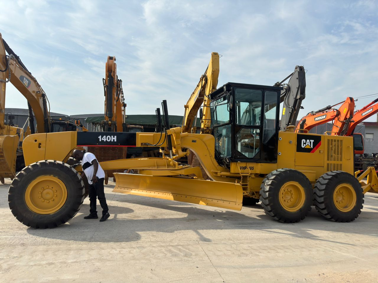 Caterpillar CAT 140 140H 140K Used Motor Grader Secondhand Graders for Sale - Grader: picture 1 Caterpillar CAT 140 140H 140K Used Motor Grader Secondhand Graders for Sale - Grader: picture 1