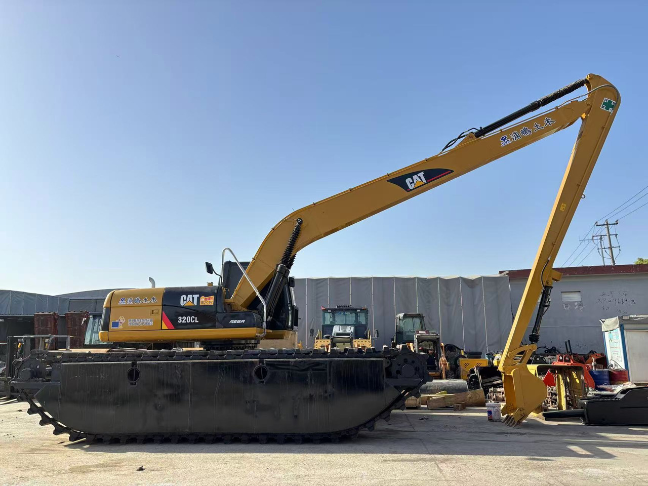 Caterpillar CAT 320C Floating Excavator with 15m long boom - Excavator: picture 3 Caterpillar CAT 320C Floating Excavator with 15m long boom - Excavator: picture 3