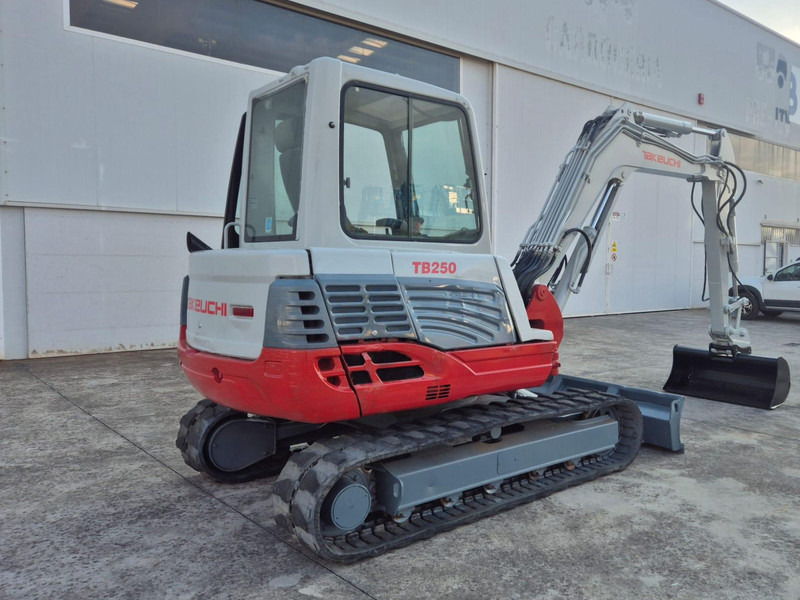 Takeuchi TB250 - Mini excavator: picture 5 Takeuchi TB250 - Mini excavator: picture 5