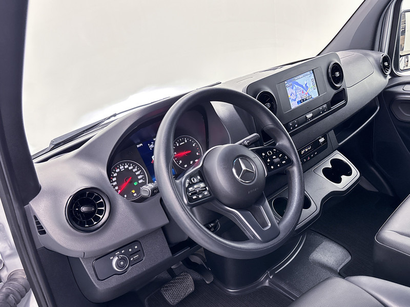 Mercedes-Benz Sprinter 317 1.9 CDI L3H2 RWD Led Automaat 9G 3500KG trekgewicht Navigatie Cruise control Betimmering Camera - Panel van: picture 4 Mercedes-Benz Sprinter 317 1.9 CDI L3H2 RWD Led Automaat 9G 3500KG trekgewicht Navigatie Cruise control Betimmering Camera - Panel van: picture 4
