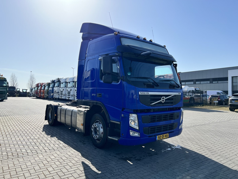 Volvo FM 370 4x2 trekker Globetrotter / Euro 5 /NEW TUV - Tractor unit: picture 3 Volvo FM 370 4x2 trekker Globetrotter / Euro 5 /NEW TUV - Tractor unit: picture 3