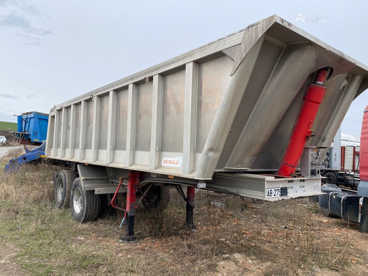 Benalu Bena Basculabila Agregate Aluminiu 2 PIECES AVALABILE - Tipper semi-trailer: picture 2 Benalu Bena Basculabila Agregate Aluminiu 2 PIECES AVALABILE - Tipper semi-trailer: picture 2