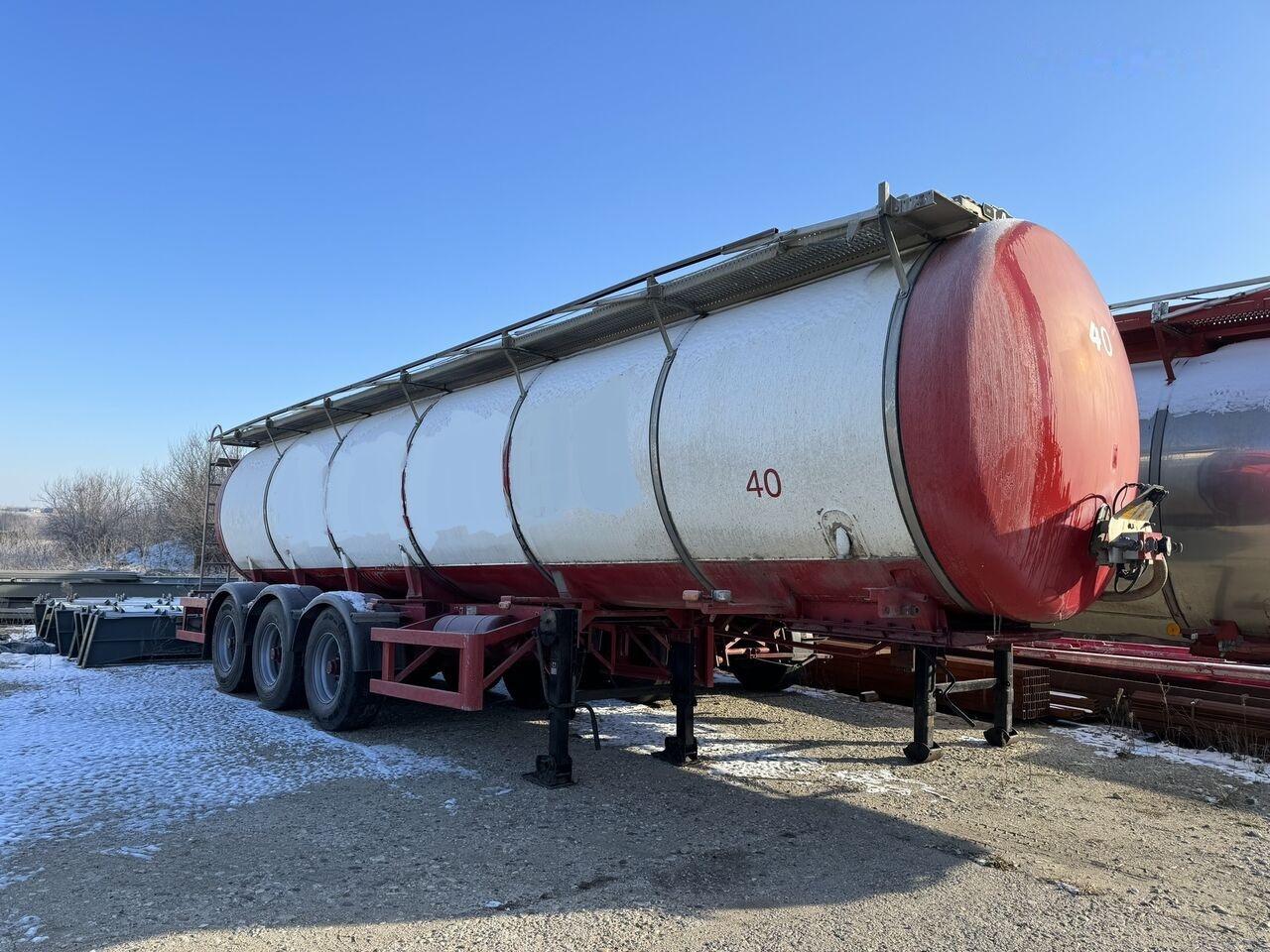 LAG cisterna 30 T - sasiu inox - inox alimentar - 1998 - Tank semi-trailer: picture 1 LAG cisterna 30 T - sasiu inox - inox alimentar - 1998 - Tank semi-trailer: picture 1