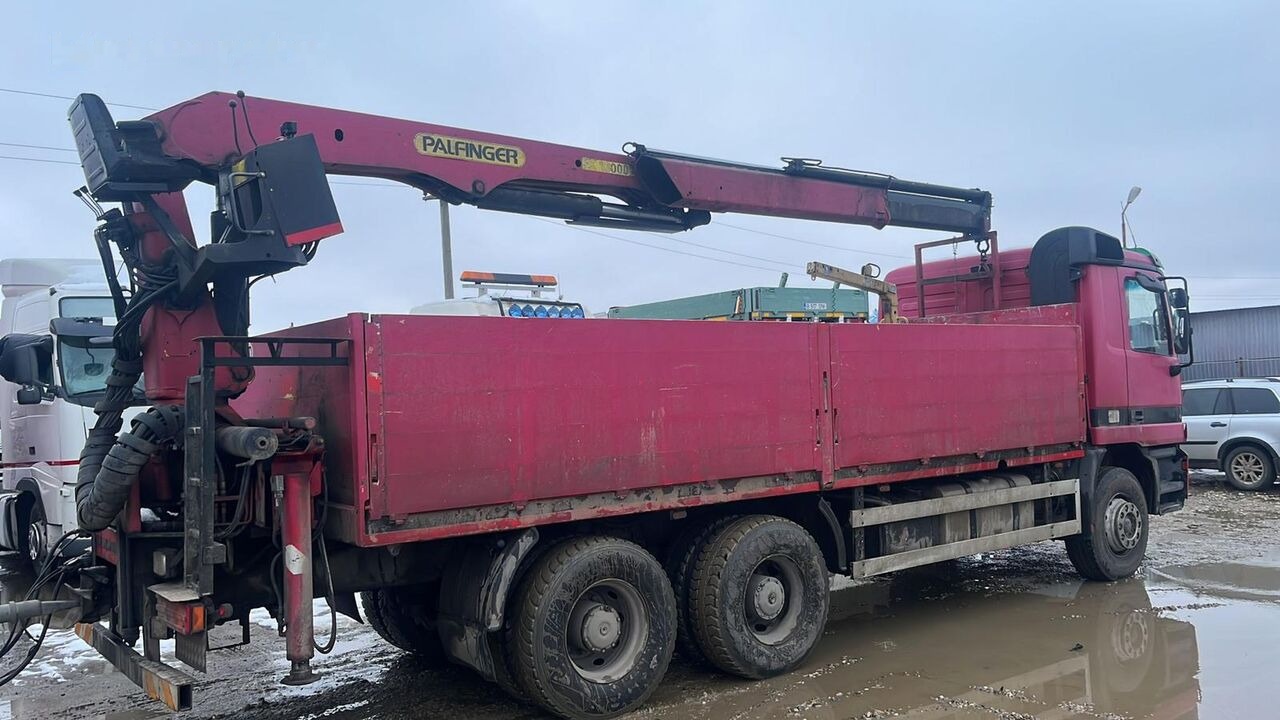 Crane truck, Dropside/ Flatbed truck Mercedes-Benz Actros MP1 6x4 + Palfinger Krane: picture 6