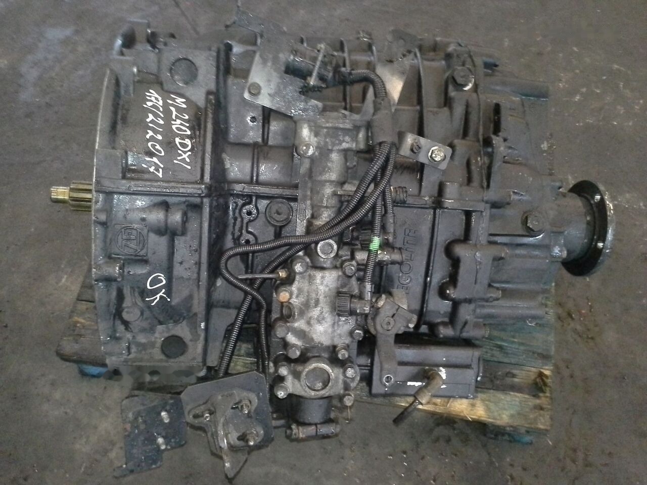 ZF 6S1000T0   Renault - Gearbox for Truck: picture 1 ZF 6S1000T0   Renault - Gearbox for Truck: picture 1