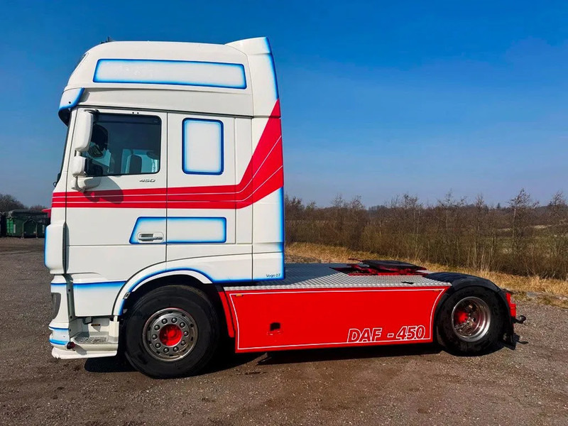 DAF XF 450 DAF XF 450 Special Interior. 706000 km. Euro 6 - Tractor unit: picture 4 DAF XF 450 DAF XF 450 Special Interior. 706000 km. Euro 6 - Tractor unit: picture 4