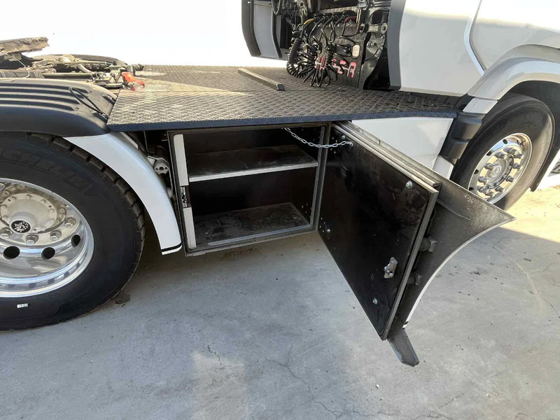Scania 560S Super NGS SUPER .Air / Air suspension. hydr. system. - Tractor unit: picture 5 Scania 560S Super NGS SUPER .Air / Air suspension. hydr. system. - Tractor unit: picture 5