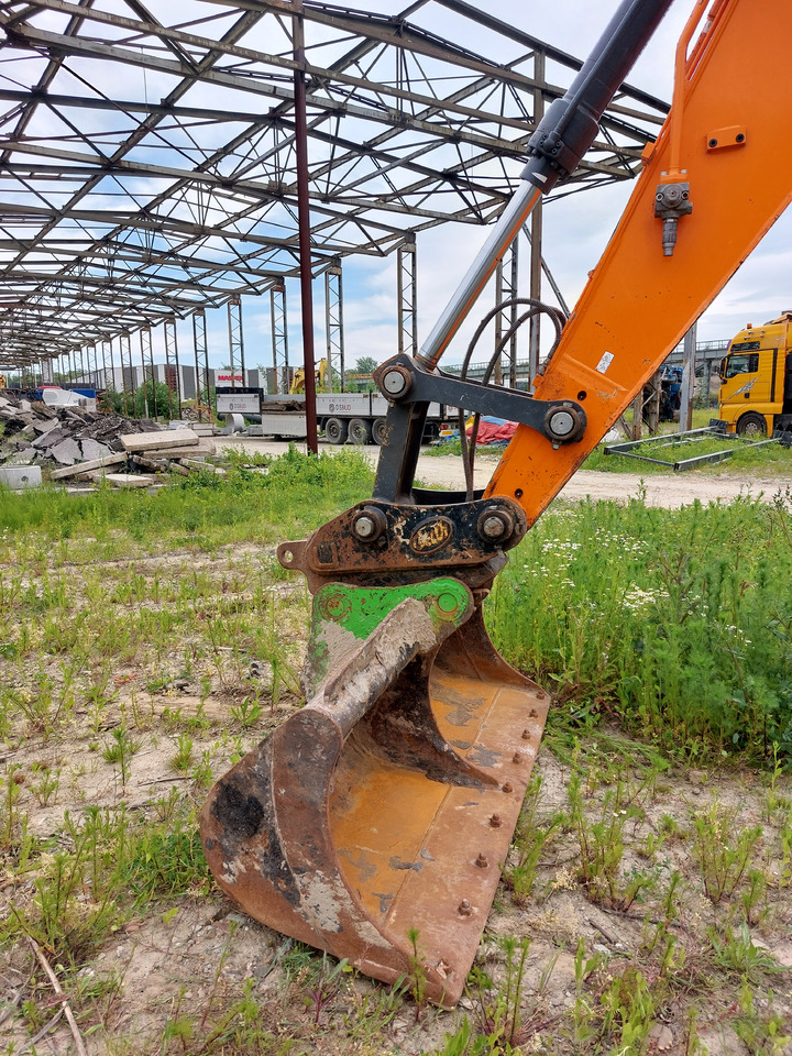 Crawler excavator DOOSAN DX140LC-5: picture 10