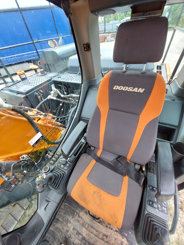 Crawler excavator DOOSAN DX140LC-5: picture 13