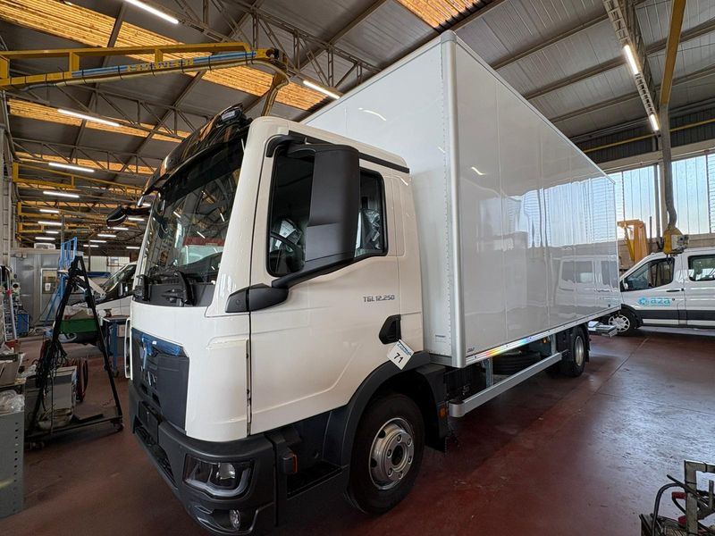 CUBO CON PEDANA 4x2 250hp MAN TGL 12.250 4x2 BL CH - Box truck: picture 1 CUBO CON PEDANA 4x2 250hp MAN TGL 12.250 4x2 BL CH - Box truck: picture 1