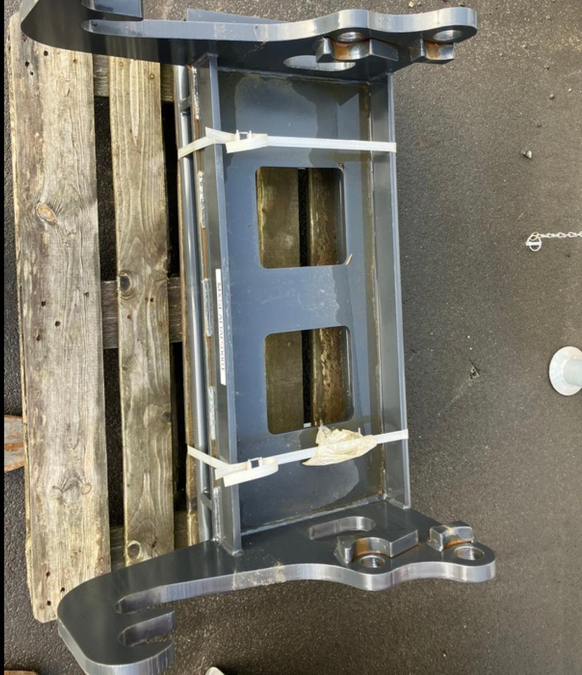 ADAPTER SCHÄFFER AUF EURO-AUFNAHME - Front loader for tractor: picture 5 ADAPTER SCHÄFFER AUF EURO-AUFNAHME - Front loader for tractor: picture 5