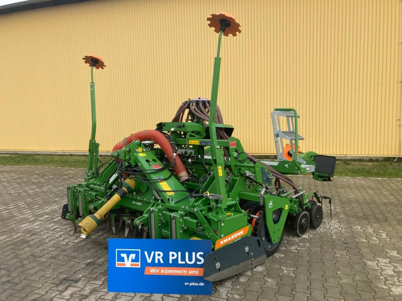 Amazone KX3001 + AVANT3002NUR 320HA - Combine seed drill: picture 1 Amazone KX3001 + AVANT3002NUR 320HA - Combine seed drill: picture 1