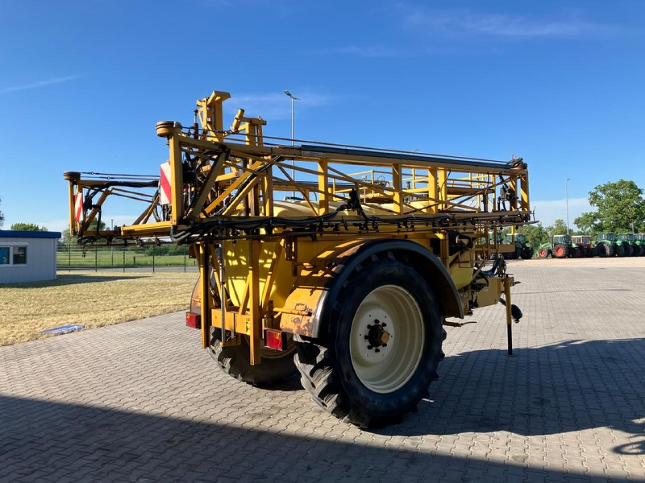 DUBEX VECTORTÜV BIS 2026 - Trailed sprayer: picture 3 DUBEX VECTORTÜV BIS 2026 - Trailed sprayer: picture 3