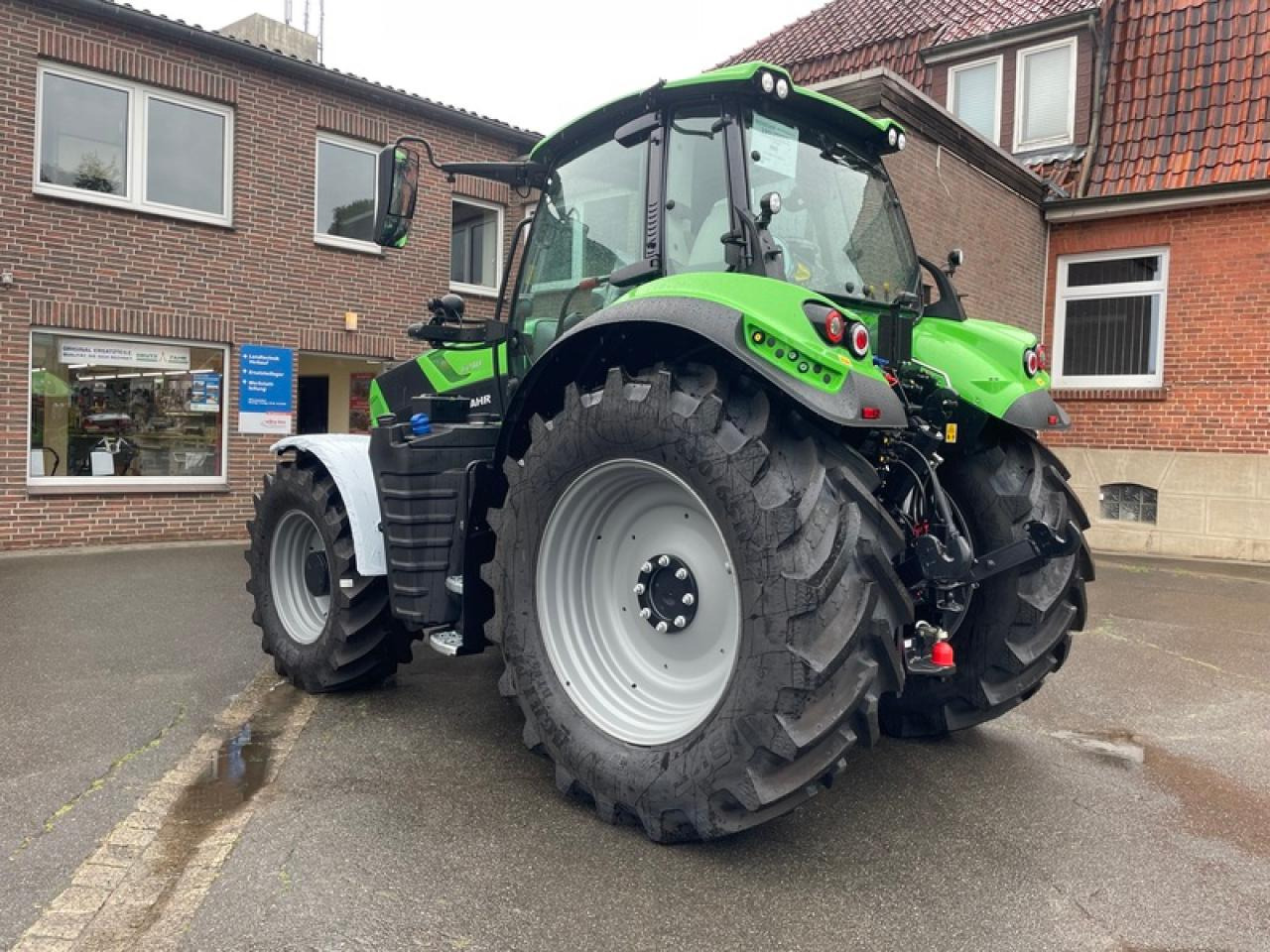 Deutz-Fahr 6210 PSHIFT - Farm tractor: picture 3 Deutz-Fahr 6210 PSHIFT - Farm tractor: picture 3