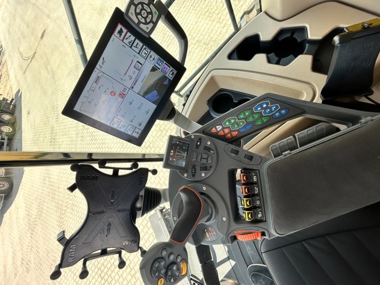 Fendt IDEAL 8T NEUMASCHINE - Combine harvester: picture 5 Fendt IDEAL 8T NEUMASCHINE - Combine harvester: picture 5