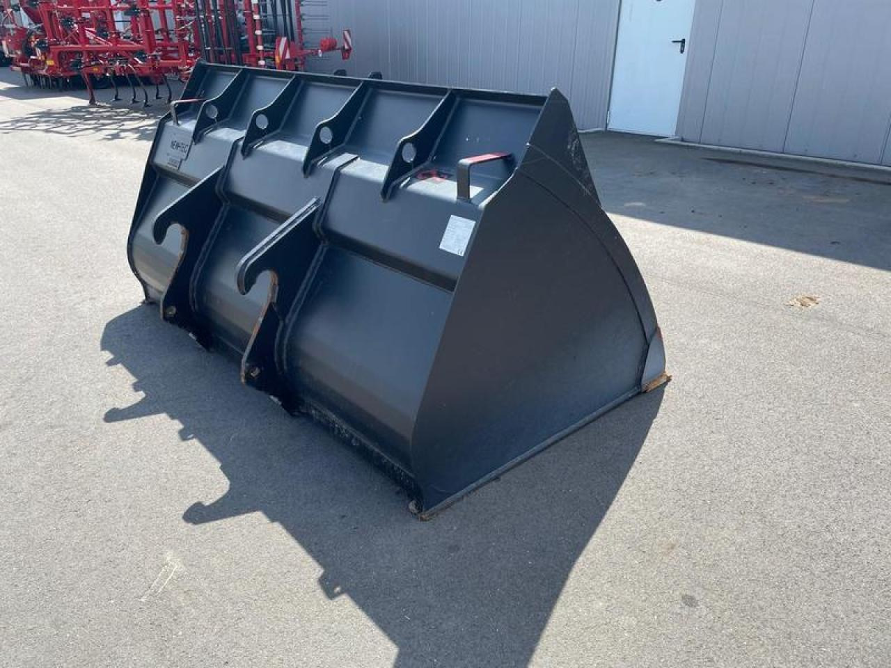 LGS 2,7M³NEW HOLLAND AKTION - Loader bucket: picture 3 LGS 2,7M³NEW HOLLAND AKTION - Loader bucket: picture 3