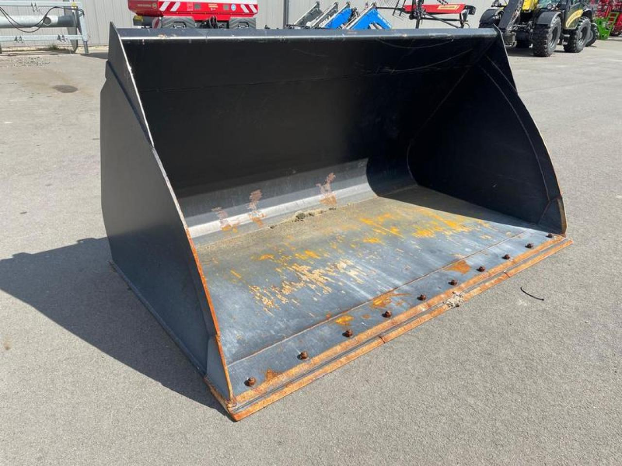 LGS 2,7M³NEW HOLLAND AKTION - Loader bucket: picture 4 LGS 2,7M³NEW HOLLAND AKTION - Loader bucket: picture 4