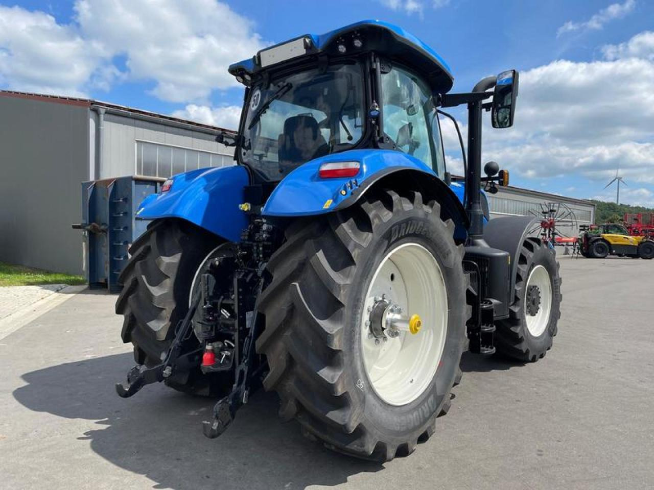 New Holland T 7.245 AKTION - Farm tractor: picture 4 New Holland T 7.245 AKTION - Farm tractor: picture 4