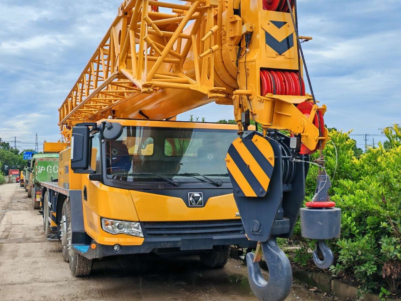 XCMG QY70KC QY70KA XCT70 50 60 80 100 130 - Mobile crane: picture 2 XCMG QY70KC QY70KA XCT70 50 60 80 100 130 - Mobile crane: picture 2