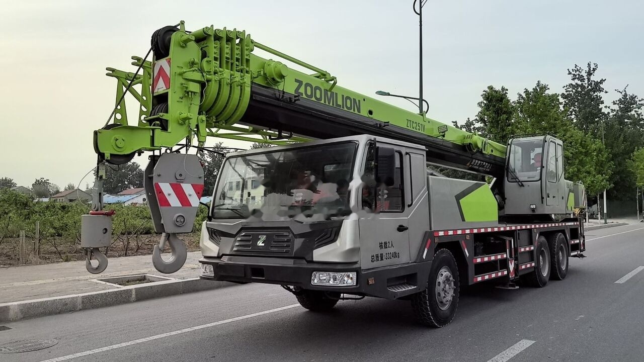 Zoomlion ZTC251V ZTC251V ZTC350 ZTV500 ZTC750 25T 25ton 35ton 50ton - Mobile crane: picture 3 Zoomlion ZTC251V ZTC251V ZTC350 ZTV500 ZTC750 25T 25ton 35ton 50ton - Mobile crane: picture 3