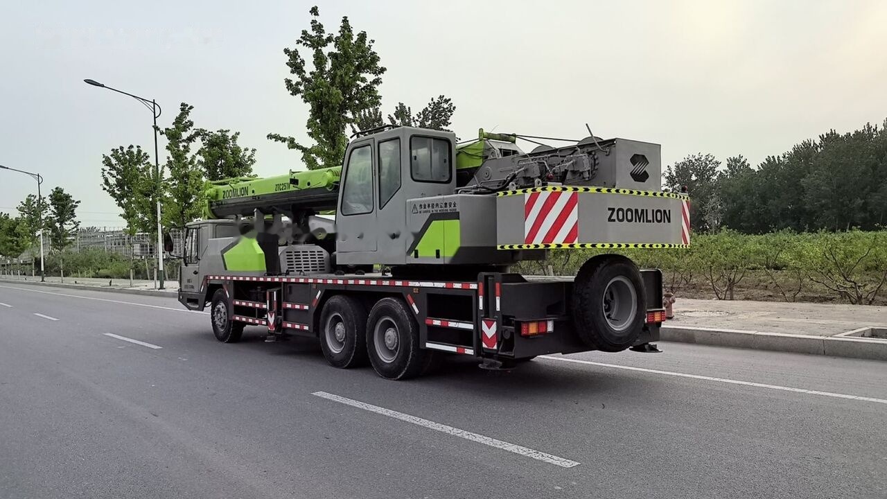 Zoomlion ZTC251V ZTC350 ZTV500 25T 35T 50T 25ton 35ton - Mobile crane: picture 4 Zoomlion ZTC251V ZTC350 ZTV500 25T 35T 50T 25ton 35ton - Mobile crane: picture 4