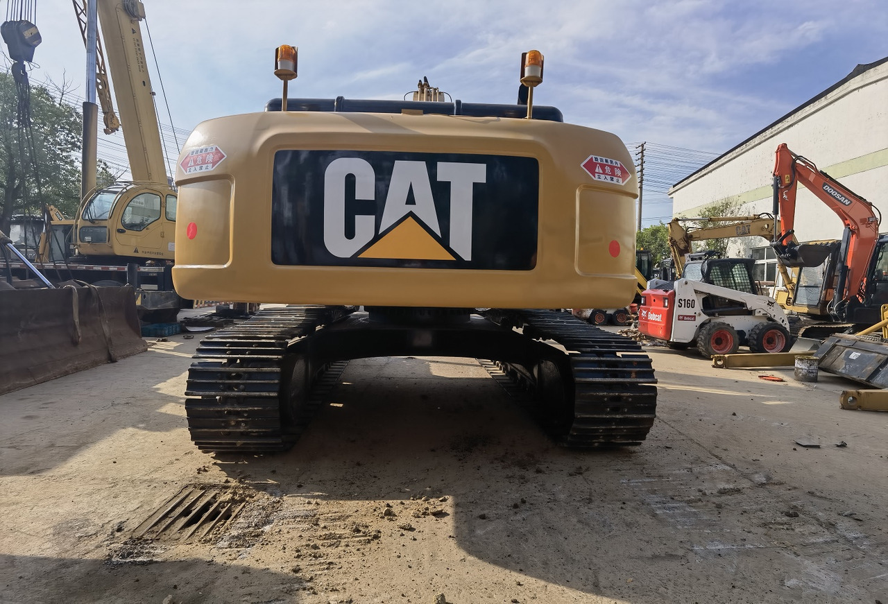 Crawler excavator CAT 330D excavators: picture 6