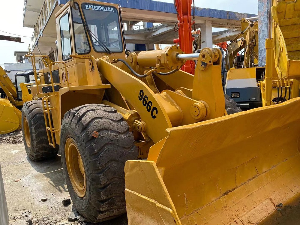 CAT 966C - Wheel loader: picture 3 CAT 966C - Wheel loader: picture 3